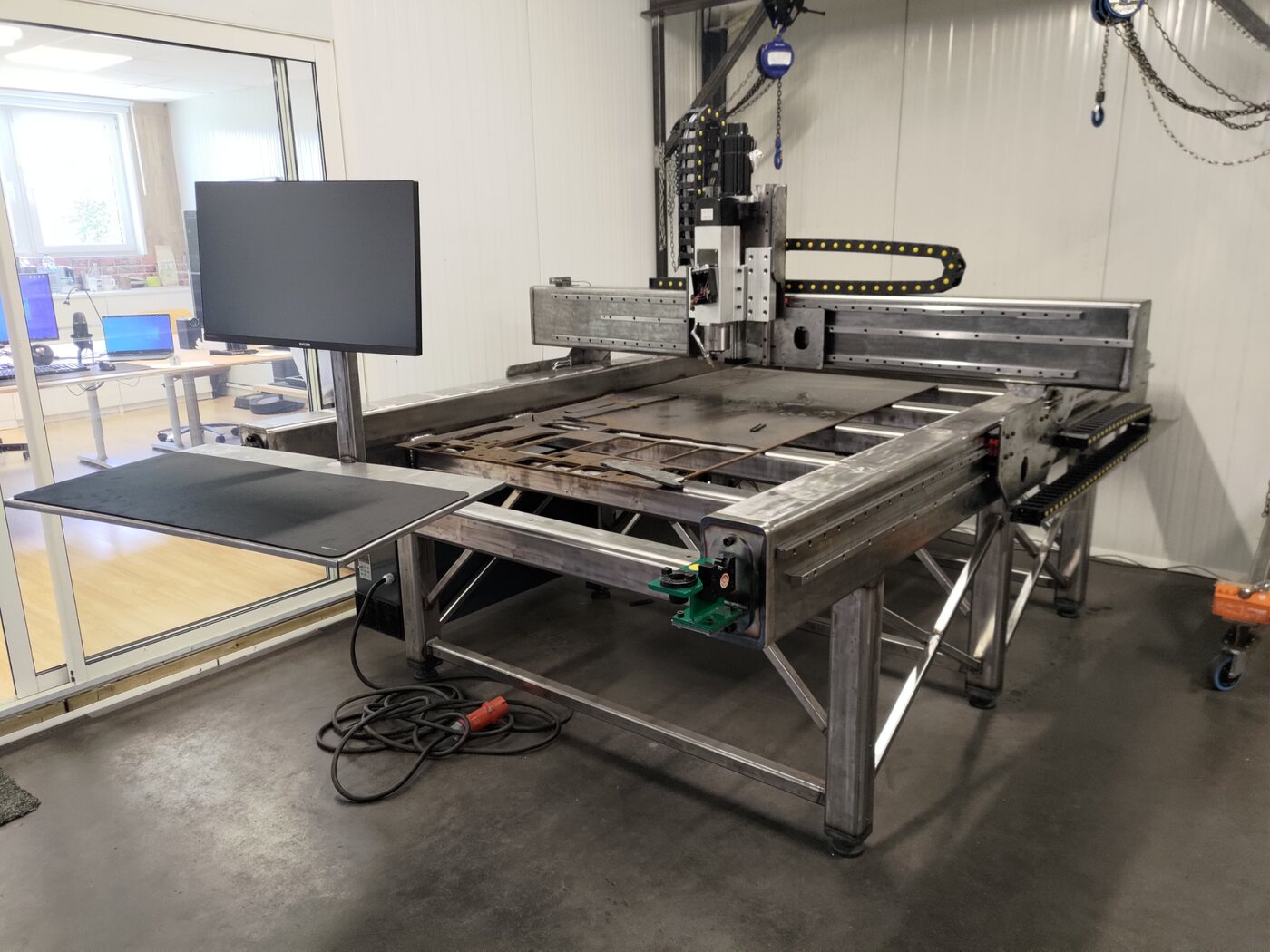 Routeur CNC grand format conçu et fabriqué en interne